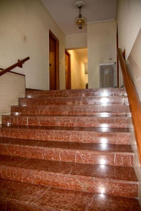 Ομορφο Διαμερισμα Apartment Athens Ngoại thất bức ảnh